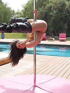  pole photo