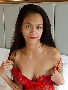 busty brunette photo